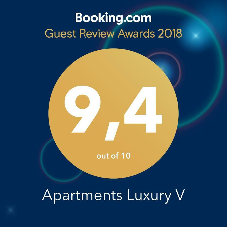 V Luxury Apartments 시비리 외부 사진