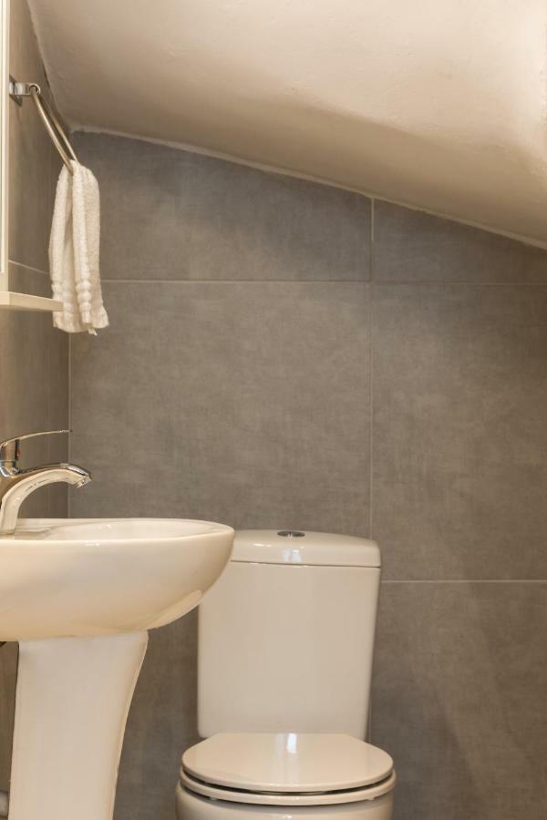 V Luxury Apartments 시비리 외부 사진